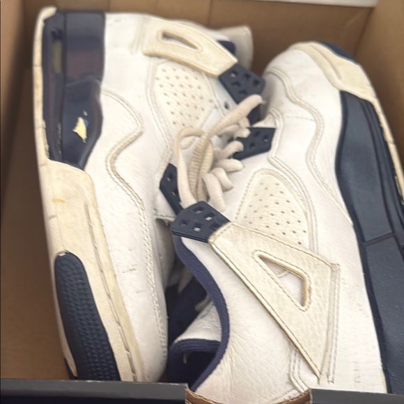 Air Jordan 4 retro Tennis Shoes size 4.5 Y - Picture 7 of 9